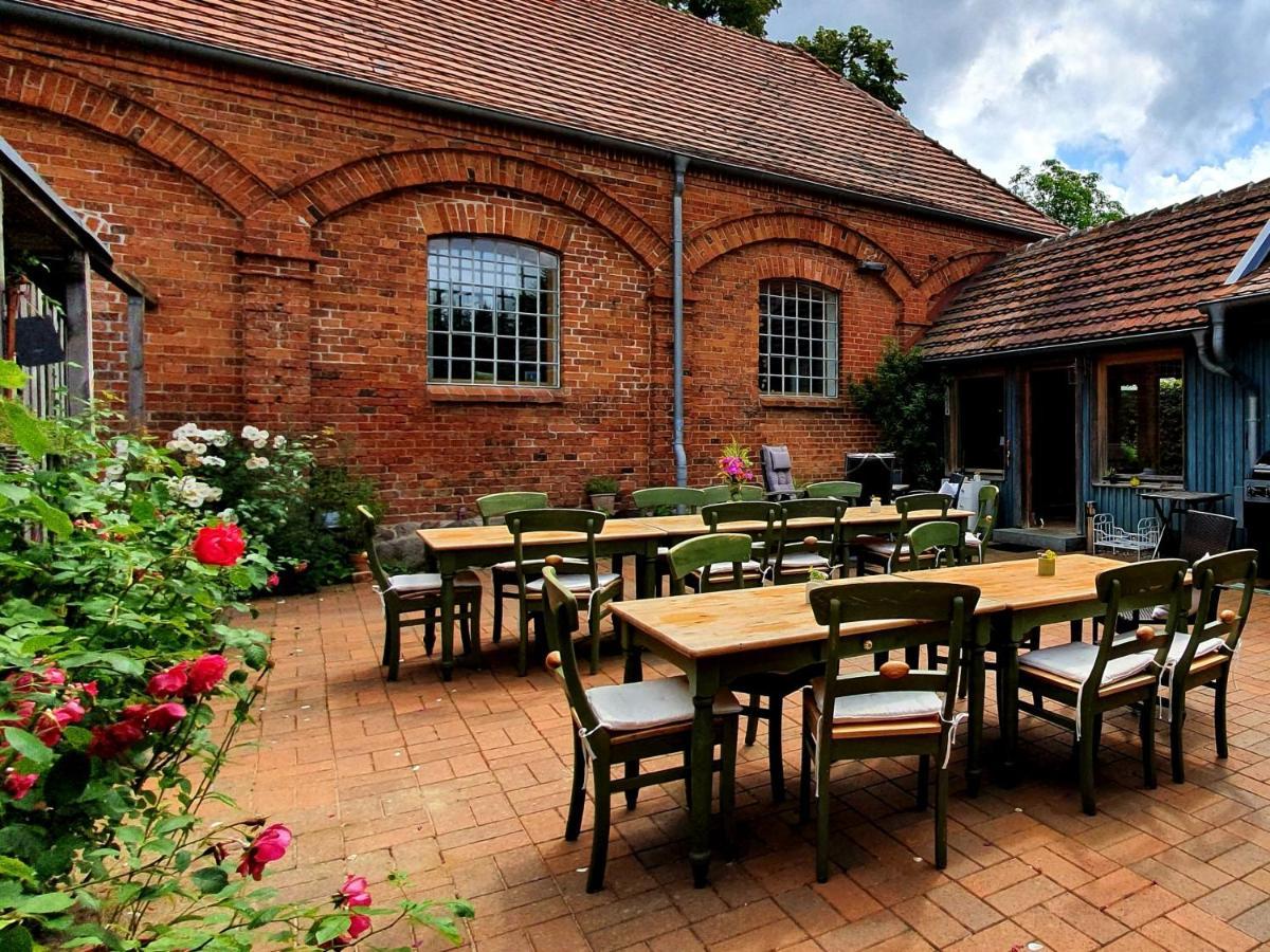 Bed and Breakfast Schmiede1860 Gross Dratow Exterior foto